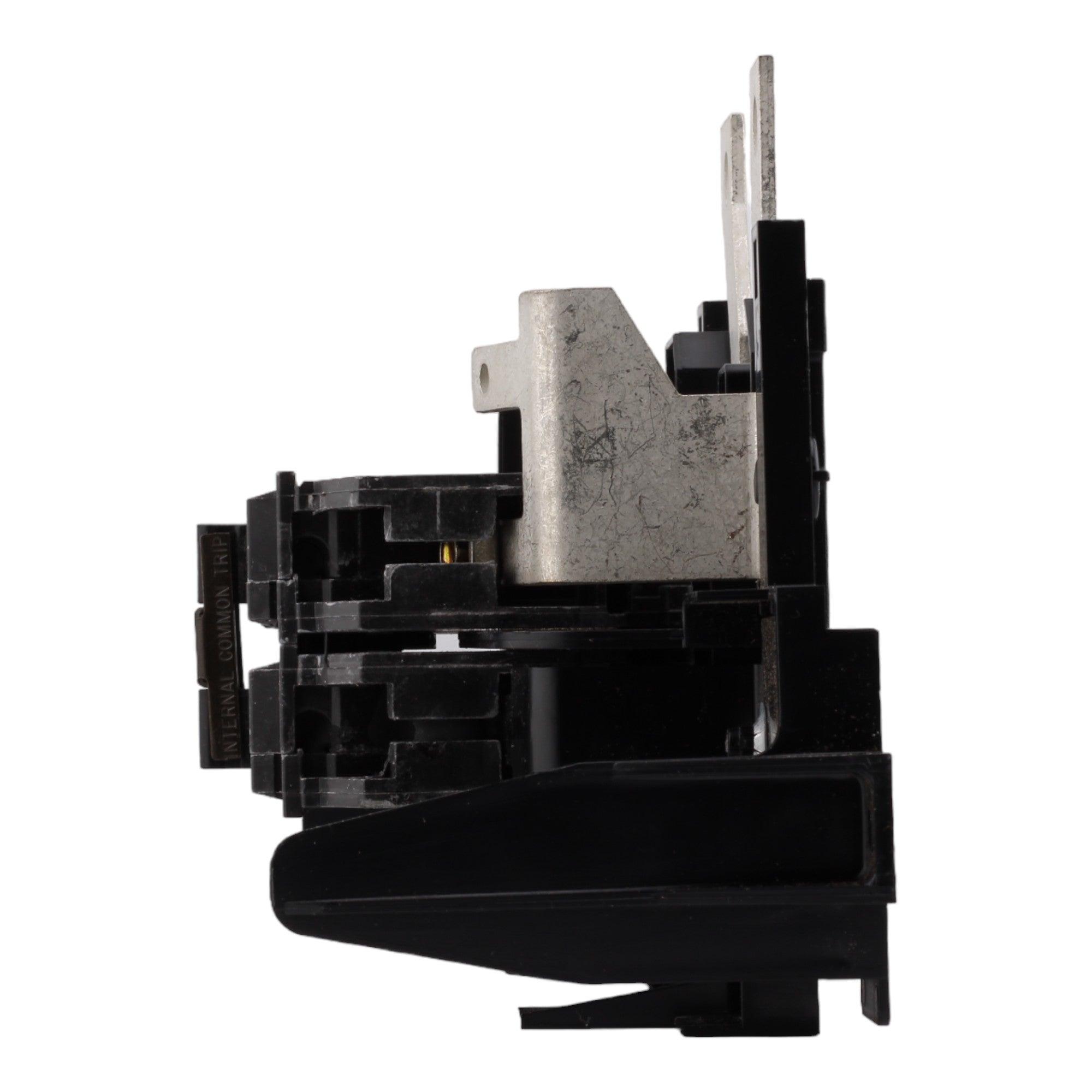 GE THQMV125D 125 Amp Double Pole Main Circuit Breaker, 120/240V, Plug-In, UL Listed - Image 4